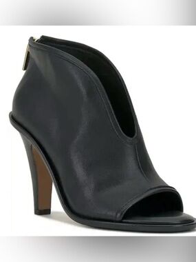 Vince Camuto Finaleigh Peep Toe Bootie Black Leather Kitten Heel 10M NIB